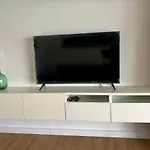 فيلة Miriam تيناجون